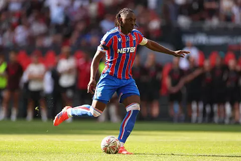 يغيب عن الملحق الأوروبي.. مدرب كريستال بالاس يعلن انتقال إيزي إلى أرسنال